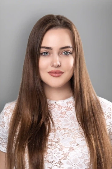 Yuliia Tsvyetkova, Logistics Specialist